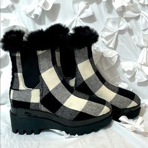 DKNY Bax Wedge Lug Sole Bootie